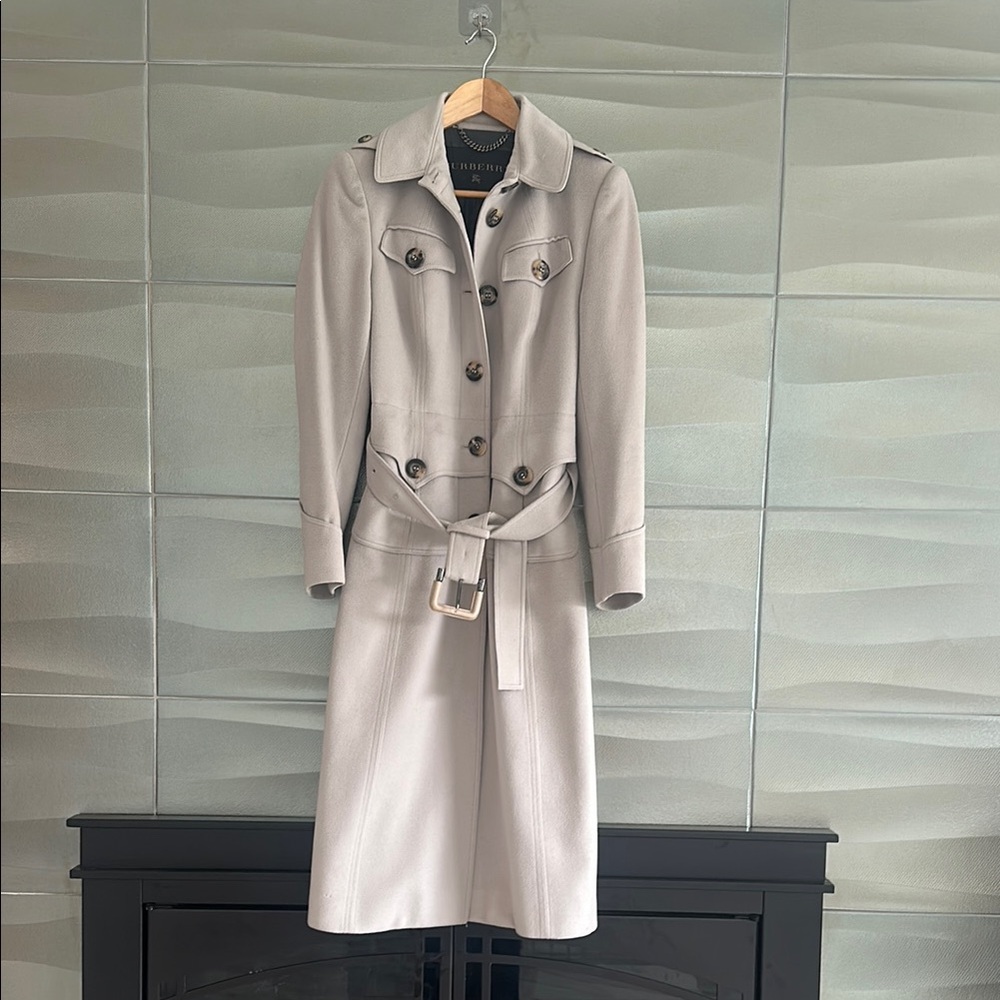 Burberry Dove Gray Coat with Many Detail gorgeous color and style.
